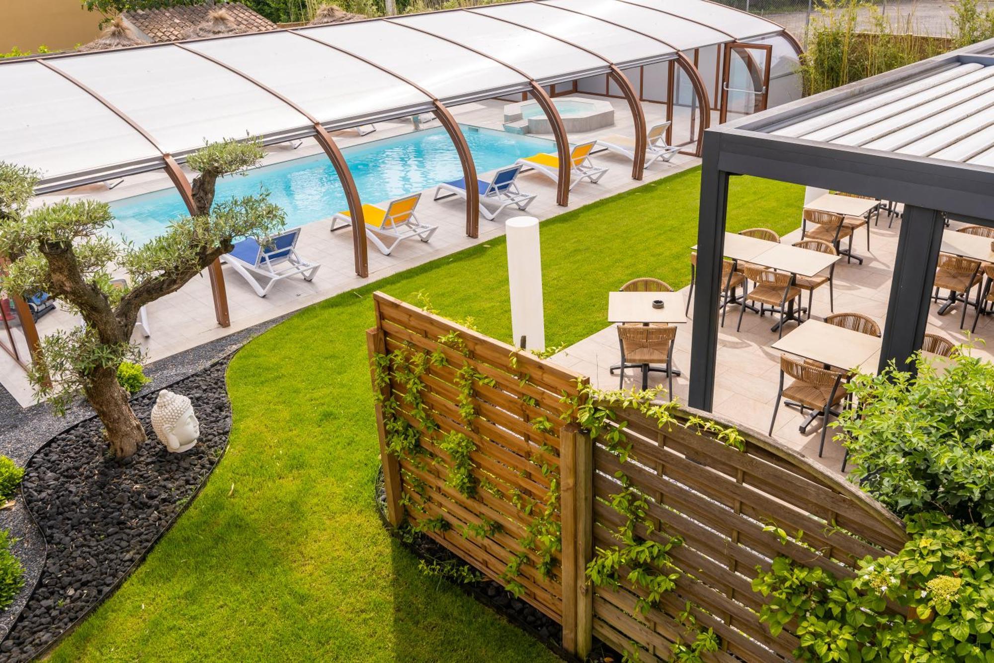 Logis Hotel Restaurant Le Clos Fleuri Кастельнодари Экстерьер фото