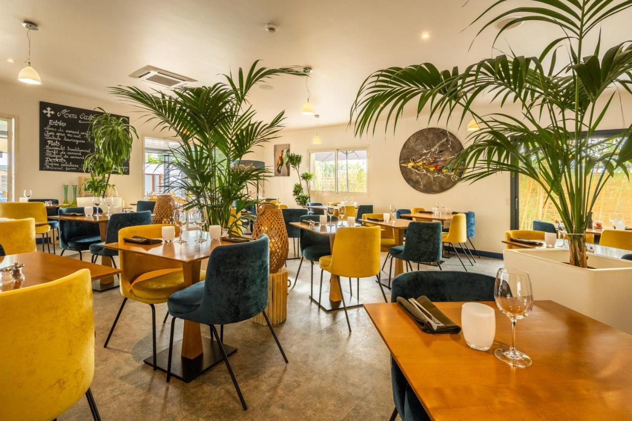 Logis Hotel Restaurant Le Clos Fleuri Кастельнодари Экстерьер фото