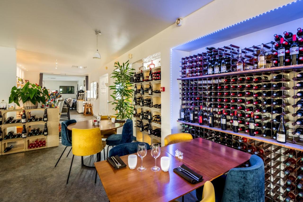 Logis Hotel Restaurant Le Clos Fleuri Кастельнодари Экстерьер фото