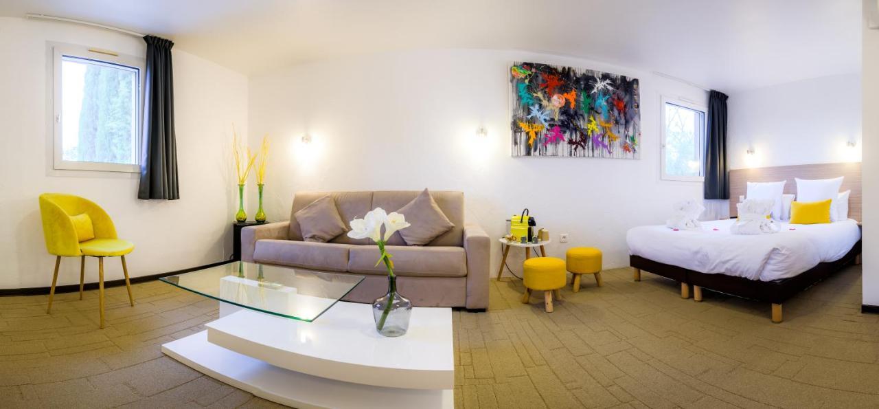 Logis Hotel Restaurant Le Clos Fleuri Кастельнодари Экстерьер фото